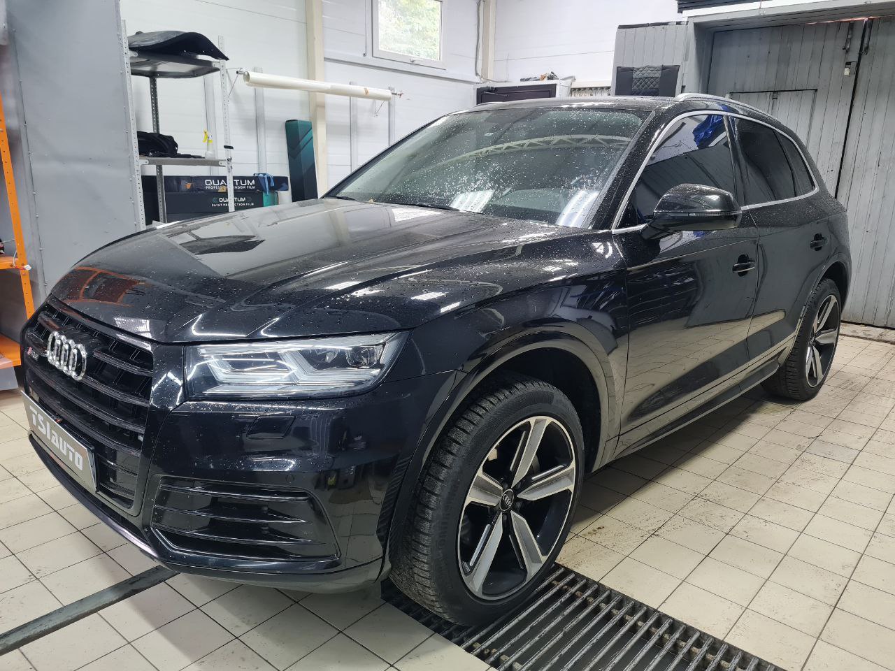 Контурная подсветка салона Audi Q5 с управлением фото и цена установки