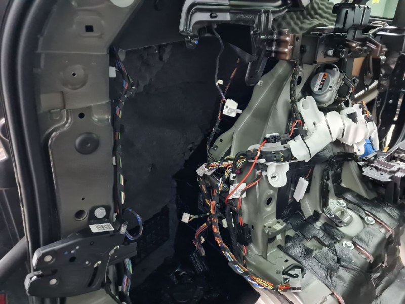 Пол шумоизоляция BMW X5 3 слой звукоизоляционная мембрана