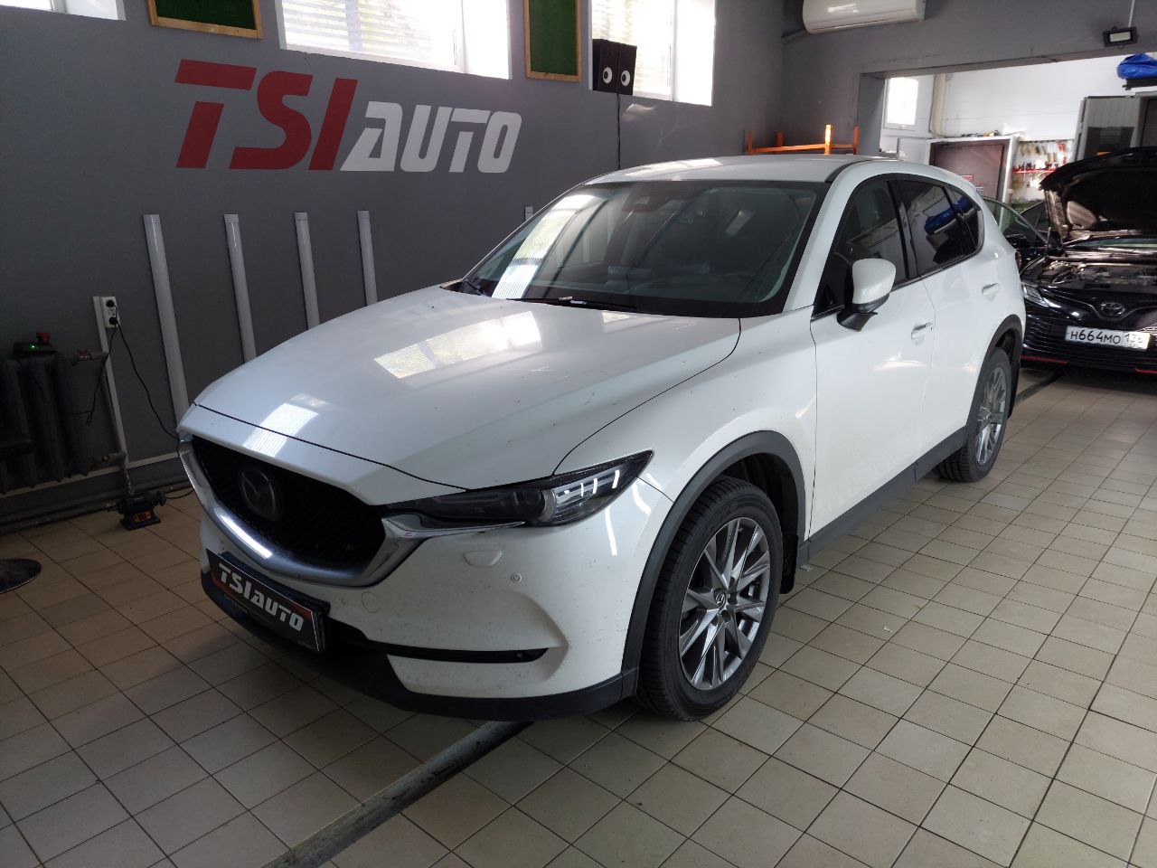 Mazda CX-5 установка подсветки салона в Алматы