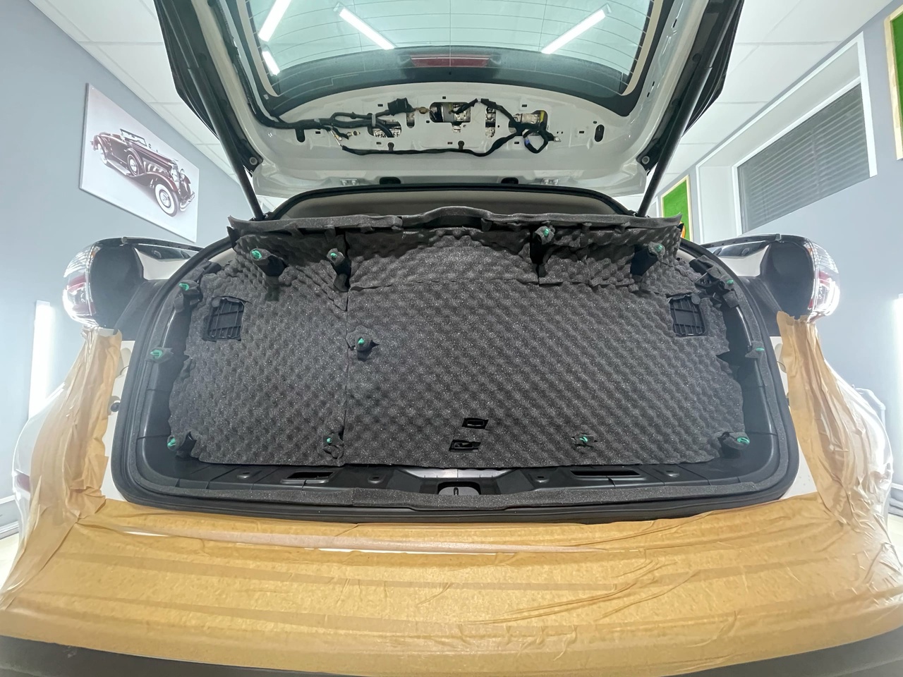 Nissan Murano Обшивка крышки багажника шумопоглотитель и антискрип
