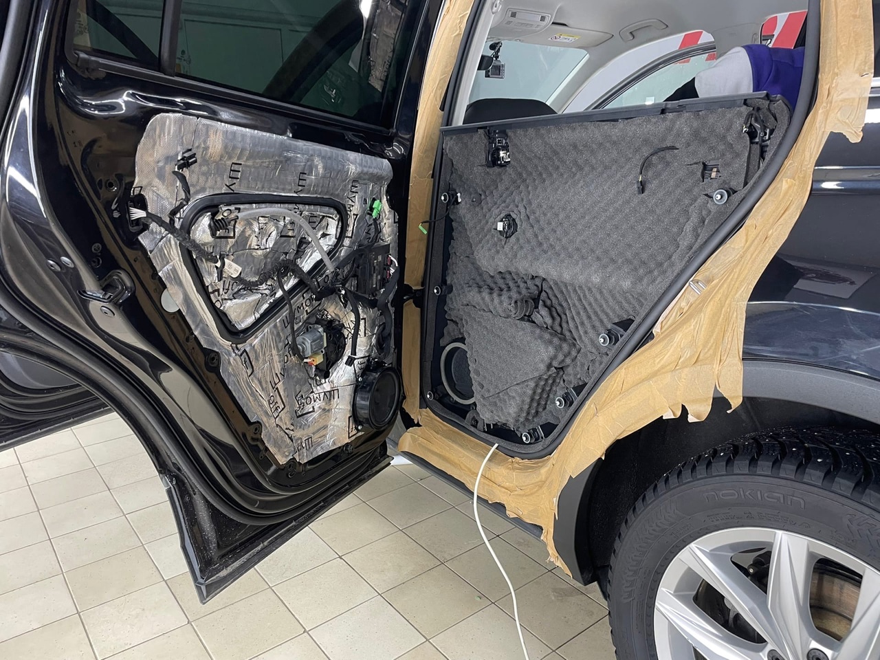 Volkswagen Tiguan 3 слой виброантискрипобшивка двери виброшумо поглотитель антискрип шумоизоляция