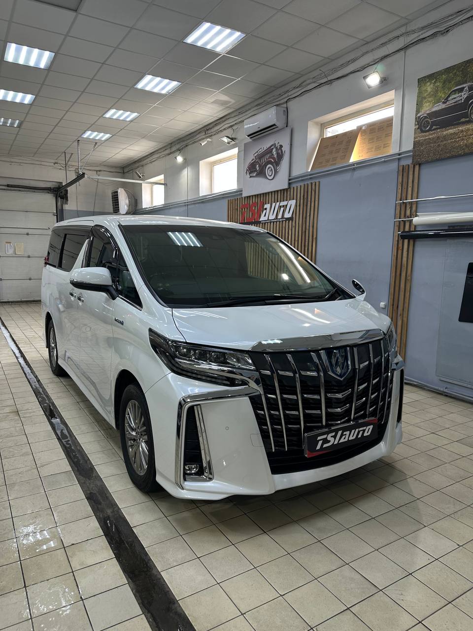 Шумоизоляция Toyota Alphard в Алматы